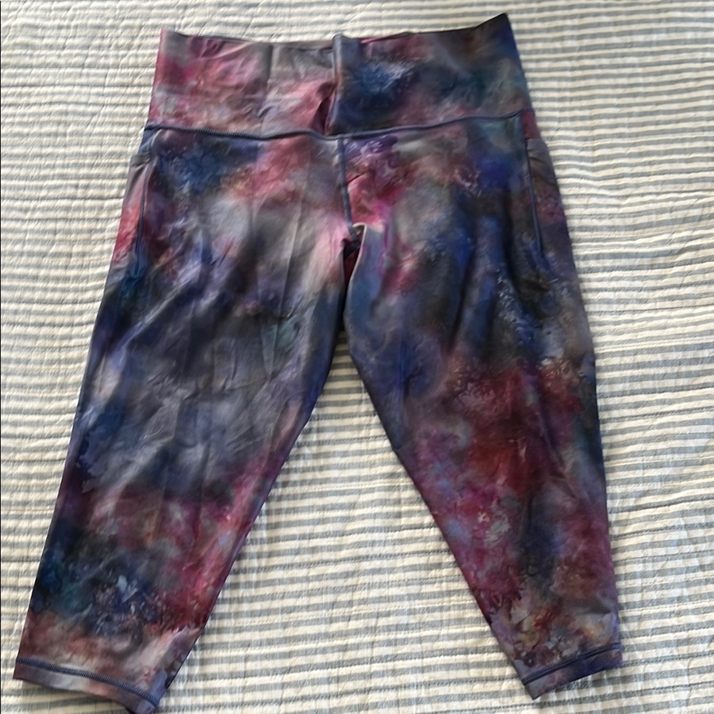 Athleta Multicolor Salutation II Capri Leggings